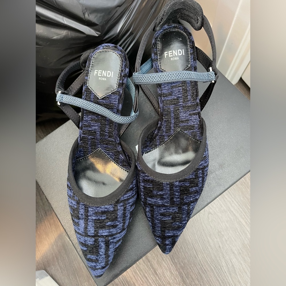 Fendi Women's Blue Patterned Shoes